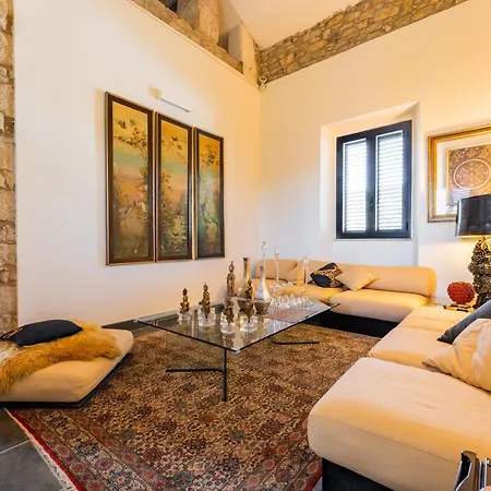 Luxury Borgo Antico Villa *
