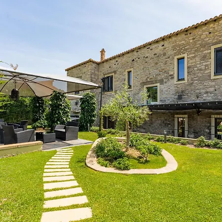 Luxury Borgo Antico Villa Gesturi