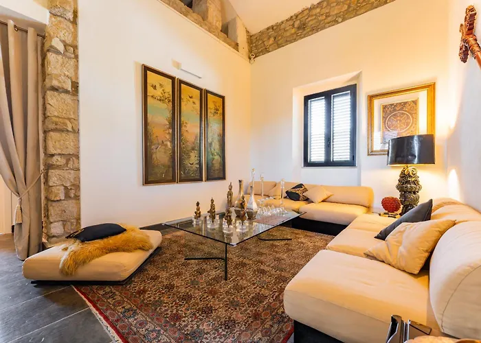 Luxury Borgo Antico Villa *